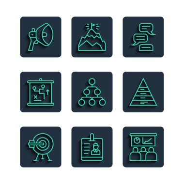 Hedef satırı ok tanımlama rozeti ile ayarla sunum sunumu konuşma balonu sohbet hiyerarşisi organizogram şema planlama strateji konsepti Megaphone ve Piramit bilgi ikonu. Vektör.