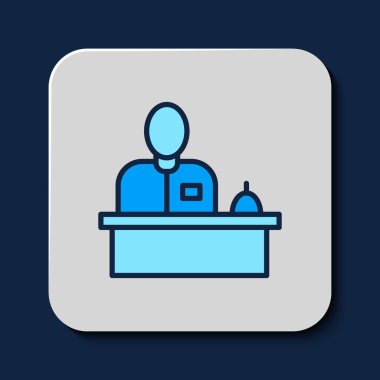 Otel resepsiyonunda duran özet doldurulmuş resepsiyonist mavi arka planda izole edilmiş. Vektör.