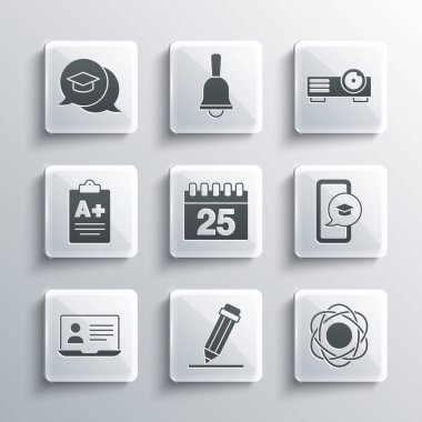 Mobil Takvim Çevrimiçi Sınav kağıdına silgi ile Atom Mezuniyet başlığı artı not balonu ve Movie film medya projektörü simgesi ile Kalem Ayarla. Vektör.