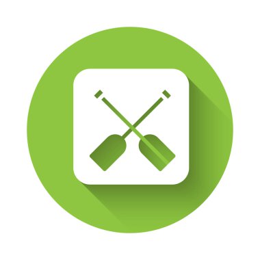 Beyaz Paddle simgesi uzun gölge arkaplanı ile izole edildi. Kürek çekin. Yeşil daire düğmesi. Vektör.