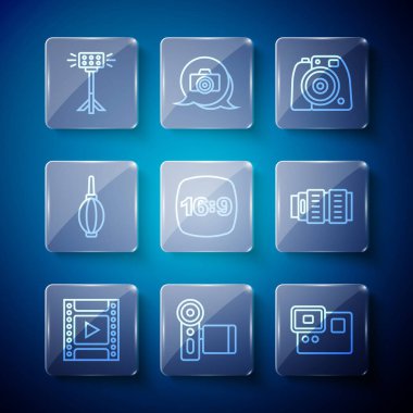 Kamera rulo kartuş sinema kamera aksiyon ekstrem fotoğraf çerçevesi 16 toz üfleyici stüdyo ampul softbox ve fotoğraf objektifi simgesi ayarla. Vektör.