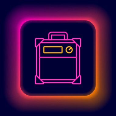 Parlayan neon hattı Gitar yükseltici simgesi siyah arkaplanda izole edildi. Müzik aleti. Renkli taslak konsepti. Vektör.
