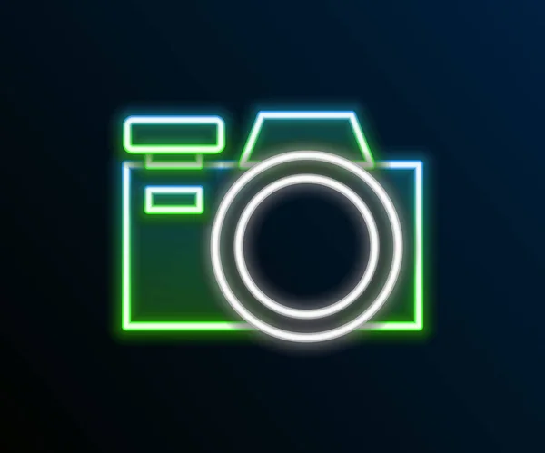 ネオンラインの輝き黒い背景に隔離された写真カメラのアイコン カメラのアイコン カラフルなアウトラインコンセプト ベクトル — ストックベクタ