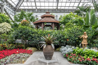 Donggungwon Botanik Bahçesi veya Gyeongju Doğu Sarayı Bahçesi. Güney Kore, Gyeongju 'daki ünlü botanik bahçesi. 26 Mart 2022 'de çekildi.