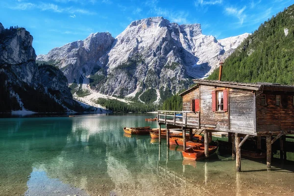 Lago Braies Famous Landmark Dolomites Italy South Tyrol Wooden Hut — Foto de Stock