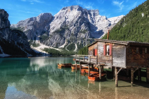 Lago Braies Famous Landmark Dolomites Italy South Tyrol Wooden Hut — Foto de Stock