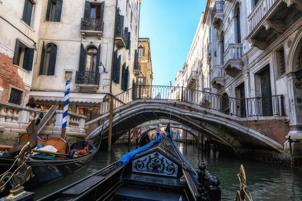 Vista Canal Veneza Pontes Passeio Gôndola Veneza Itália — Fotografia de Stock