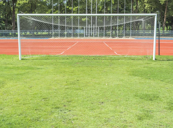 Fußballtor im Feld — Stockfoto