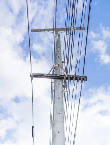 Cable Eléctrico Cielo Azul Fondo Nube Blanca — Foto de Stock