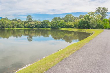 lakeside yolu asfalt ile yapılan