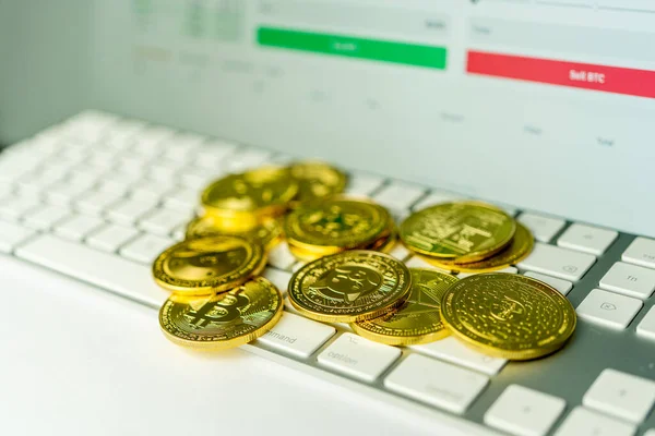 Laptop Klavyesinde Şifreleme Bozukluklarının Yakın Görüntüsü. Yüksek kalite fotoğraf