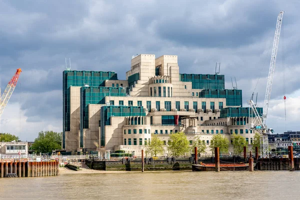 Londra Inghilterra 2022 Edificio Del Secret Intelligence Service Noto Come — Foto Stock