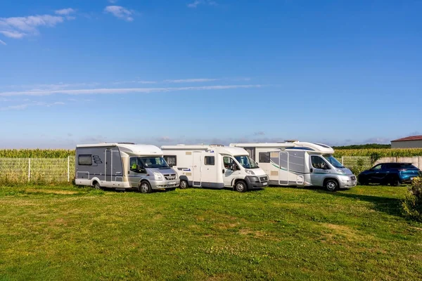 Jouy Chatel France 2022 Camping Cars Modernes Dans Parking Location — Photo