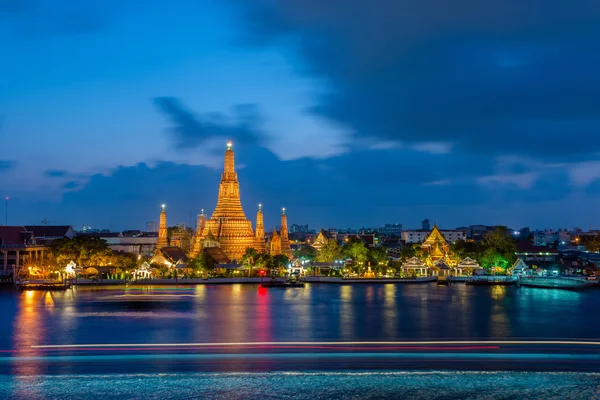 Wat Arun in Twilight Time — Stock Photo, Image