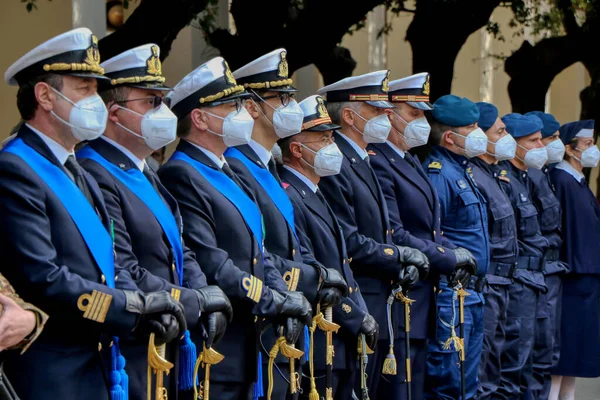 Włoscy Oficerowie Marynarki Noszą Maski Powodu Pandemii Covida Taranto Puglia — Zdjęcie stockowe
