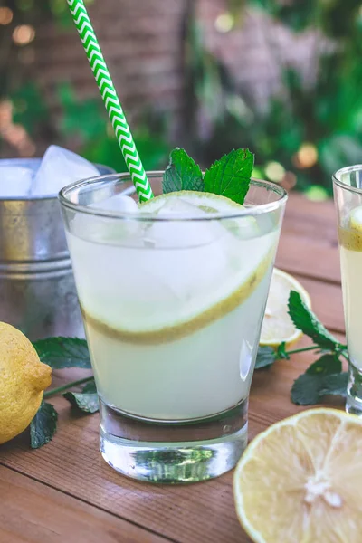 Glasses Lemonade Mint Ice Table Closeup — Stok fotoğraf