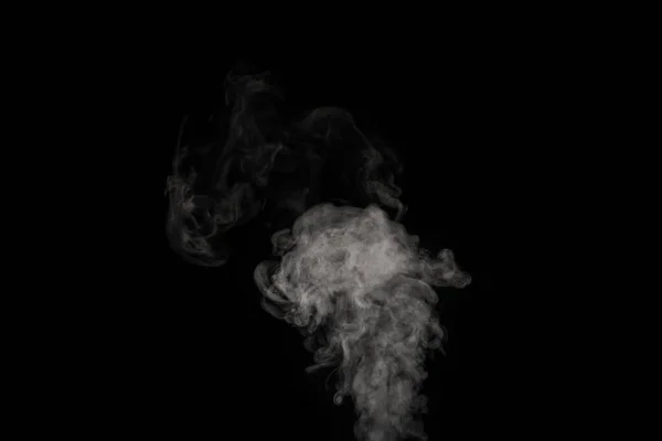 Vapor caliente blanco aislado sobre fondo negro, primer plano. Crear fotos místicas de Halloween. — Foto de Stock