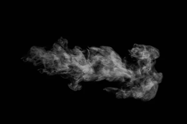 Horizontale mystische lockige weiße Dampf oder Rauch isoliert auf schwarzem Hintergrund. Abstrakter Hintergrund Nebel oder Smog — Stockfoto