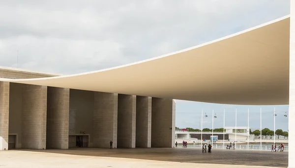 Pavilion of Portugal in Lisbon. Design from preintense concrete. — Stock Photo, Image