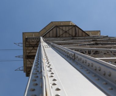 Barselona 'da bir teleferik kule metal tasarımları, perspektif görünümü