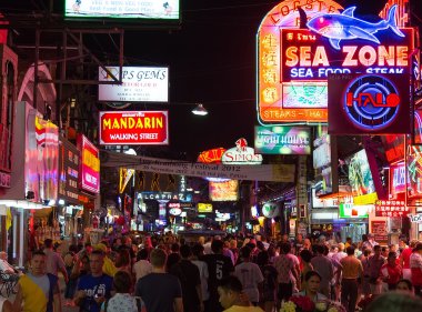Geceleri pattaya Street yürüyüş