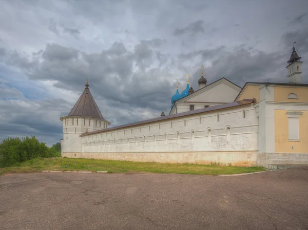 Væg af Vvedensky episcopal kvindelige kloster i Serpukhov - Stock-foto