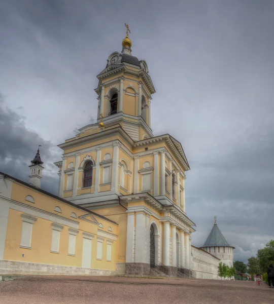 Vvedensky biskopliga kvinnliga kloster i serpukhov — Stockfoto