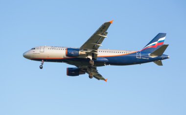 sheremetyevo havaalanında yaklaşım açılış önce havayolu airbus a320 uçağı aeroflot azalır