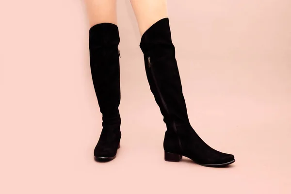 Bottes Hautes Daim Noir Sans Talons Avec Semelle Plate Jambes — Photo