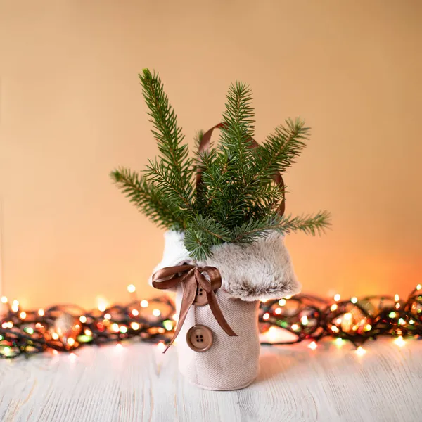 Decorações Natal Sobre Fundo Madeira Ouro Com Luzes Natal Guirlanda — Fotografia de Stock