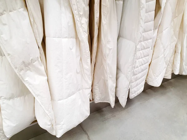 Couvertures Blanches Douces Magasin Showroom — Photo