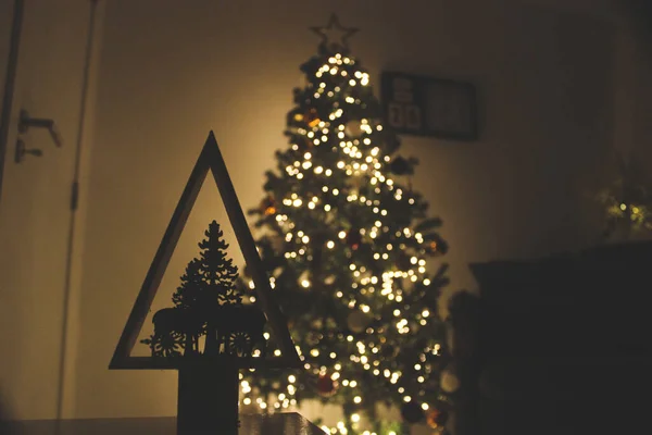 Decoração Árvore Natal Ouro Vermelho Verde Branco Estrela Relógio Parede — Fotografia de Stock