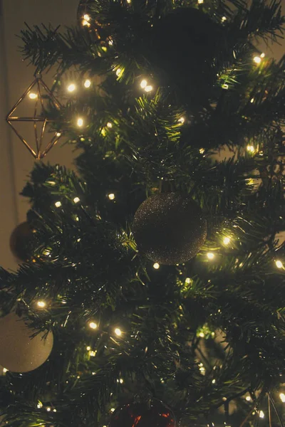 Kerstboom Decoratie Goud Rood Groen Wit Ster Vintage Muur Klok — Stockfoto