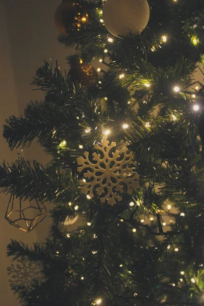 Kerstboom Decoratie Goud Rood Groen Wit Ster Vintage Muur Klok — Stockfoto