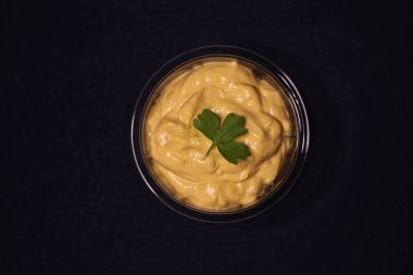 Meksika yemeği - taco bulanık çedar peyniri sosu 