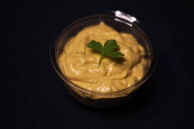 Meksika yemeği - taco bulanık çedar peyniri sosu 