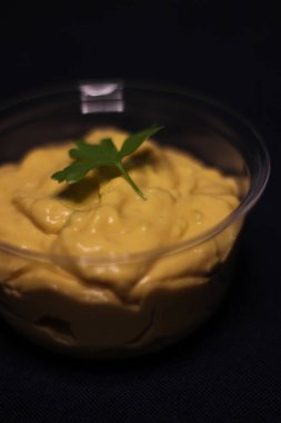 Meksika yemeği - taco bulanık çedar peyniri sosu 