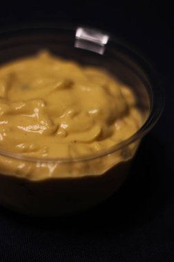 Meksika yemeği - taco bulanık çedar peyniri sosu 