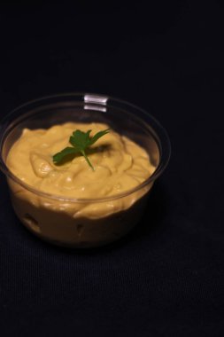 Meksika yemeği - taco bulanık çedar peyniri sosu 