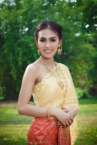 Tayland Geleneksel Kostümlü Taylandlı Kadın — Stok fotoğraf