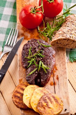 засмажені на грилі, Печена картопля, овочеві