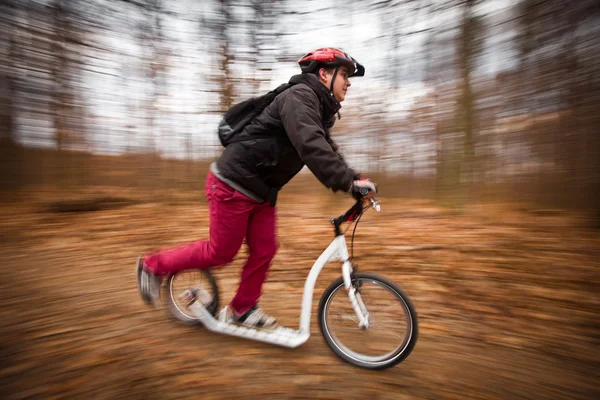 Homem em scooter — Fotografia de Stock