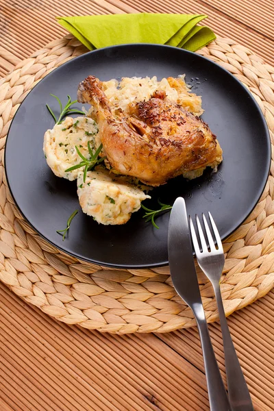 Pollo con repollo y albóndigas — Foto de Stock