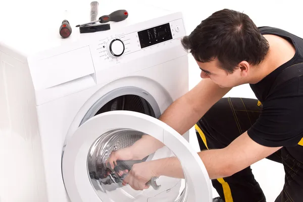 Waschmaschinenmechaniker — Stockfoto
