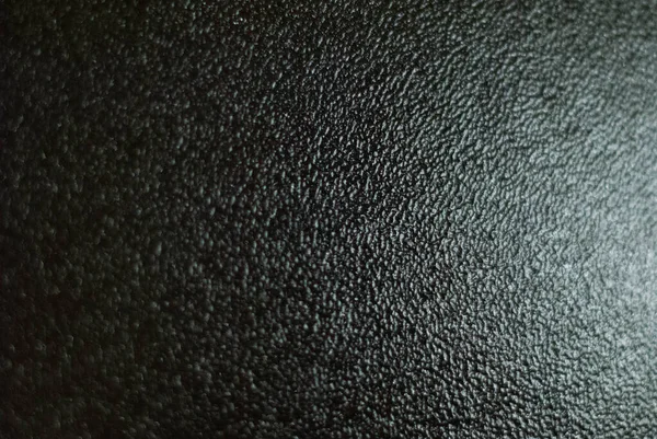 Sudaki ışığın yansıması gibi görünmesini sağlayan cam üzerindeki etki.