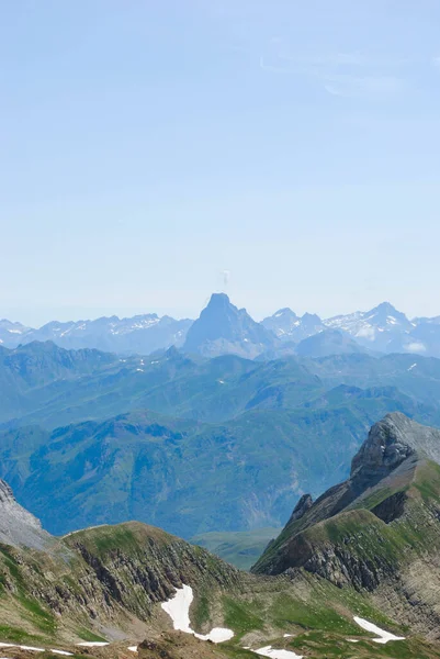 자연의 과봉우리의 어우러져 산등성 꼭대기에서 바라본 — 스톡 사진