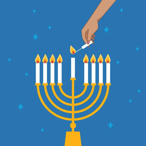 青を背景に表面に金属Hanukka Menorahで手照明キャンドル 男はMenorahのろうそくを点灯します ユダヤ人女性の休日を祝う Hanukka — ストックベクタ