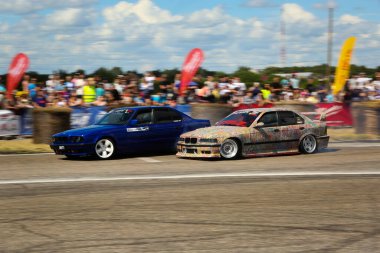 DAUGAVPILS, LATVIA - 10 Temmuz 2022. Letonya Şampiyonası 'nın üçüncü raundu. Blazma karting pistinde yarışma