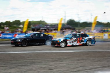 DAUGAVPILS, LATVIA - 10 Temmuz 2022. Letonya Şampiyonası 'nın üçüncü raundu. Blazma karting pistinde yarışma
