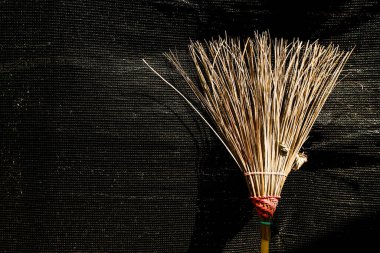 Siyah tuval Duvar Dokusu Sert Duvar Kağıdı Arkaplan Görünümü Süpürgesi ile Dikey.